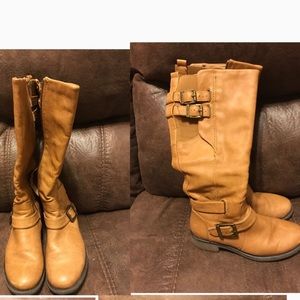 Lite brown boots